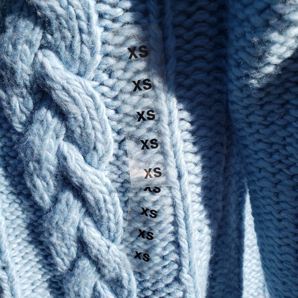 Sweater Wool Blend Celtic Cable Lt Blue GAP Sz XS - Picture 4 of 12